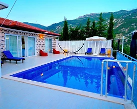 Kaş İslamlar'da Büyüleyici Doğa İçerisinde, Özel Havuzlu, Lüks Villa - 2