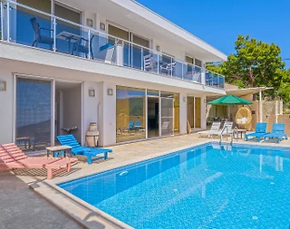 Kaş İslamlar'da Muhteşem Manzaralı, Özel Havuzlu, Konforlu Villa - 1