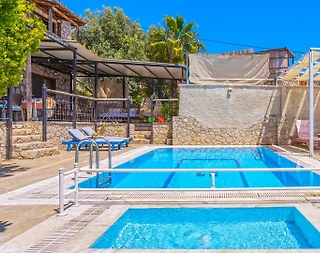 Kaş İslamlar'da Muhteşem Manzaralı, Özel Havuzlu, Jakuzili Villa - 2