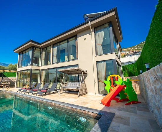 Kaş Yeşilköy'de Muhteşem Doğada, Özel Havuzlu, Oyun Alanlı Villa - 1