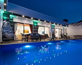 Kaş İslamlar'da Doğa İçerisinde, Özel Havuzlu, 4 Kişilik Villa - 3
