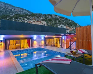 Kaş Bezirgan'da Doğayla Baş Başa, Özel Havuzlu, Kiralık Villa - 1