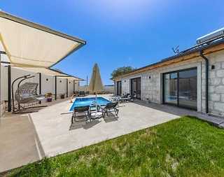 Kaş Bayındır'da Geniş Bahçeli, Özel Havuzlu, Salıncaklı Balayı Villası - 2