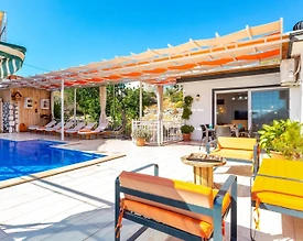 Kaş Bezirgan'da Çekirdek Ailelere Uygun, Özel Havuzlu, Kiralık Villa - 2