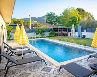 Köyceğiz Beyobası'da Geniş Bahçeli, Özel Havuzlu, Lüks Villa - 5