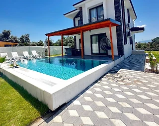 Köyceğiz Toparlar'da Doğa Manzaralı, Özel Havuzlu, Kiralık Villa - 1