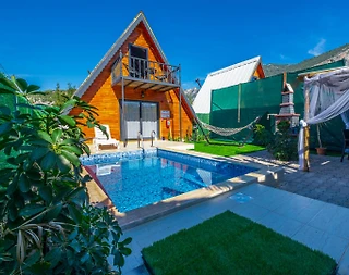 Kumluca Adrasan'da Geniş Bahçeli, Isıtmalı Havuzlu, Balayı Bungalovu - 1