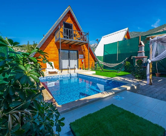 Kumluca Adrasan'da Geniş Bahçeli, Isıtmalı Havuzlu, Balayı Bungalovu - 1