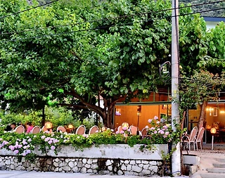 Kumluca Adrasan'da Kahvaltı Dahil, 3 Kişilik, Konforlu Oda - 2