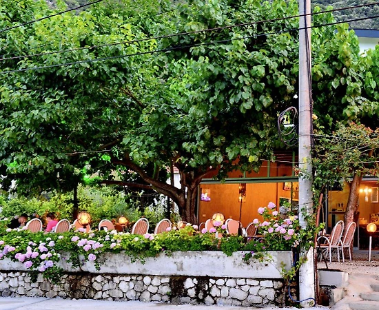 Kumluca Adrasan'da Merkeze Yakın Konumda, Kahvaltı Dahil, Ferah Oda - 1