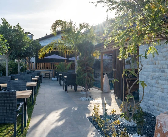 Kumluca Yazır'da Balayı Çiftlerine Uygun, Jakuzili, Kiralık Villa - 1