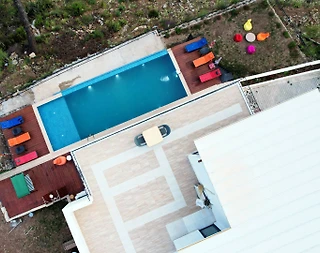 Antalya Kumluca'da Gürültüden Uzak, Özel Havuzlu, Şık Villa - 5