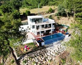 Antalya Kumluca'da Gürültüden Uzak, Özel Havuzlu, Kiralık Villa - 2