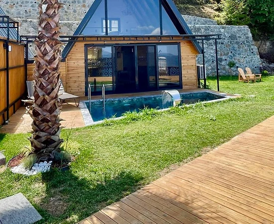Sapanca Kurtköy'de Sakin Konumda, Özel Havuzlu, Kiralık Bungalov - 1