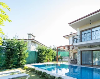 Kuşadası Caferli'de Geniş Ailelere Uygun, Özel Havuzlu, 3+1 Villa - 3