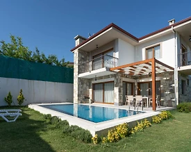 Kuşadası Caferli'de Geniş Ailelere Uygun, Özel Havuzlu, 3+1 Villa - 2