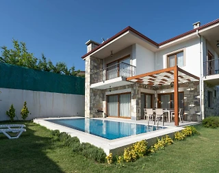 Kuşadası Caferli'de Geniş Ailelere Uygun, Özel Havuzlu, 3+1 Villa - 2