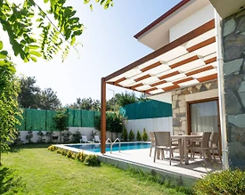 Kuşadası Caferli'de Sakin Konumda, Özel Havuzlu, Bahçeli Villa - 2