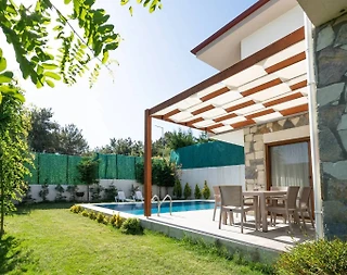 Kuşadası Caferli'de Muhteşem Doğada, Özel Havuzlu, Bahçeli, 3+1 Villa - 1