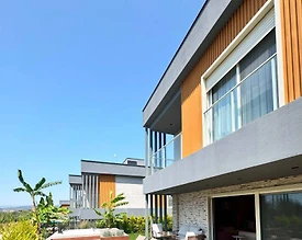 Kuşadası Davutlar'da Modern Tasarımlı, Geniş Bahçeli, Jakuzili Villa - 3