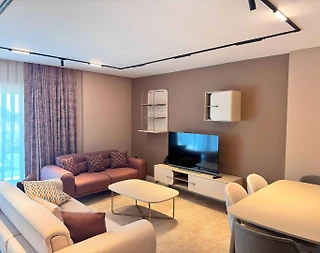 Kuşadası Davutlar'da Modern Tasarımlı, Geniş Bahçeli, Jakuzili Villa - 5