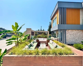 Kuşadası Davutlar'da Huzurlu Doğada, Jakuzili, Lüks Villa - 1