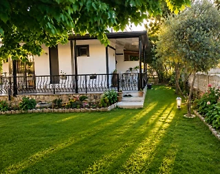 Kuşadası Davutlar'da Merkezi Konumda, Ortak Havuzlu, Kiralık Villa - 4