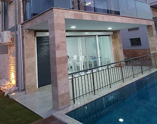 Kuşadası Güzelçamlı'da Merkeze Yakın, Özel Havuzlu, Kiralık Villa - 1