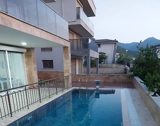 Kuşadası Güzelçamlı'da Merkeze Yakın, Özel Havuzlu, Kiralık Villa - 2