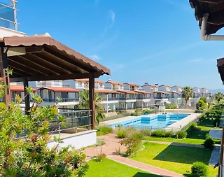 Kuşadası Güzelçamlı'da Olimpik Havuzlu, Geniş Teras ve Bahçeli Villa - 5