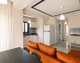 Kuşadası Kadınlar Denizi'nde Denize Yakın, Konforlu, Modern Suite  - 2