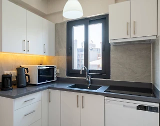 Kuşadası Kadınlar Denizi'nde Denize Yakın, Konforlu, Modern Suite  - 4
