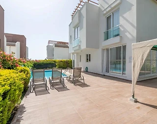 Kuşadası Kadınlar Denizi'nde Doğa İçerisinde, Özel Havuzlu, Lüks Villa - 1