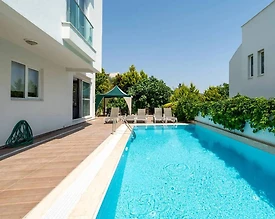 Kuşadası Kadınlar Denizi'nde Doğa İçerisinde, Özel Havuzlu, Lüks Villa - 3
