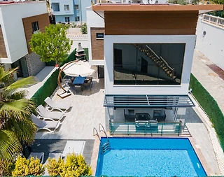 Aydın Kuşadası'nda Kadınlar Denizine Yakın, Özel Havuzlu, Lüks Villa - 2