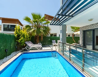 Aydın Kuşadası'nda Kadınlar Denizine Yakın, Özel Havuzlu, Lüks Villa - 4