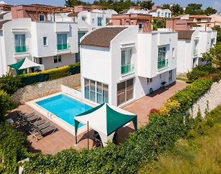 Kuşadası Kadınlar Denizi'nde Site İçerisinde, Özel Havuzlu, Lüks Villa - 2