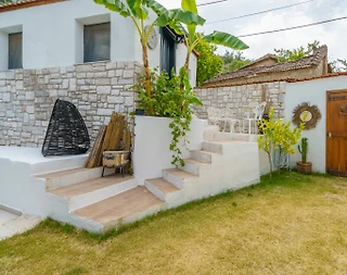 Kuşadası Kirazlı'da Huzurun Kucağında, Özel Havuzlu, Lüks Taş Villa - 4