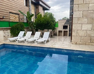 Kuşadası Soğucak'ta Denize Yakın, Özel Havuzlu, 4+1 Villa - 5