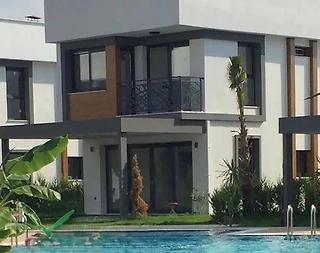 Kuşadası Soğucak'ta Elverişli Konumda, Ortak Havuzlu, Kiralık Villa - 2