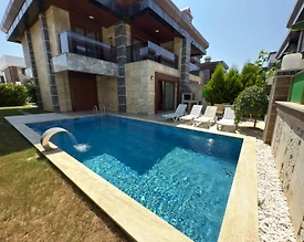 Kuşadası Soğucak'ta Elverişli Konumda, Özel Havuzlu, Lüks Villa - 3