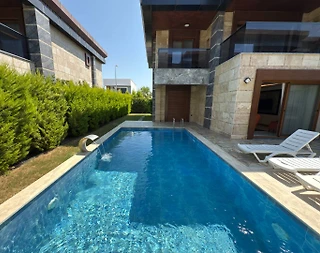 Kuşadası Soğucak'ta Elverişli Konumda, Özel Havuzlu, Lüks Villa - 4