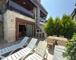 Kuşadası Soğucak'ta Elverişli Konumda, Özel Havuzlu, Lüks Villa - 5