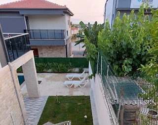 Kuşadası Soğucak'ta Merkezi Konumda, Özel Havuzlu, Konforlu Villa - 5