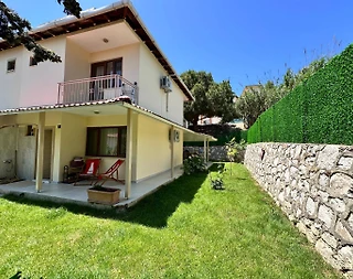 Kuşadası Yavansu'da Merkezi Konumda, Ortak Havuzlu, Yazlık Villa - 2