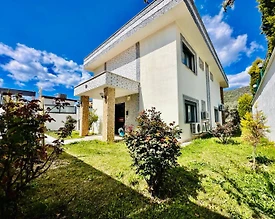 Kuşadası'nda Elverişli Konumda, Bahçeli, Özel Havuzlu, Konforlu Villa - 3