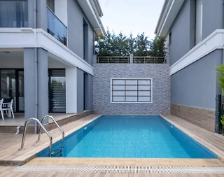 Muğla Fethiye'de Muhteşem Manzaralı, Özel Havuzlu, Konforlu Villa - 2