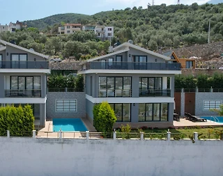 Muğla Fethiye'de Muhteşem Manzaralı, Özel Havuzlu, Konforlu Villa - 4