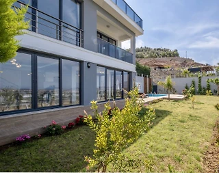 Muğla Fethiye'de Doğa ile İç İçe, Özel Havuzlu, Konforlu Villa - 1