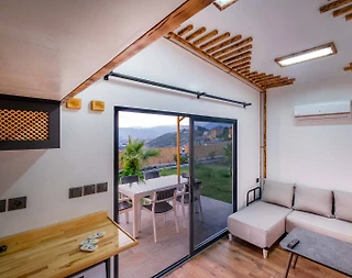 Esenköy'de Çekirdek Ailelere Uygun, Özel Havuzlu, Manzaralı Bungalov - 4